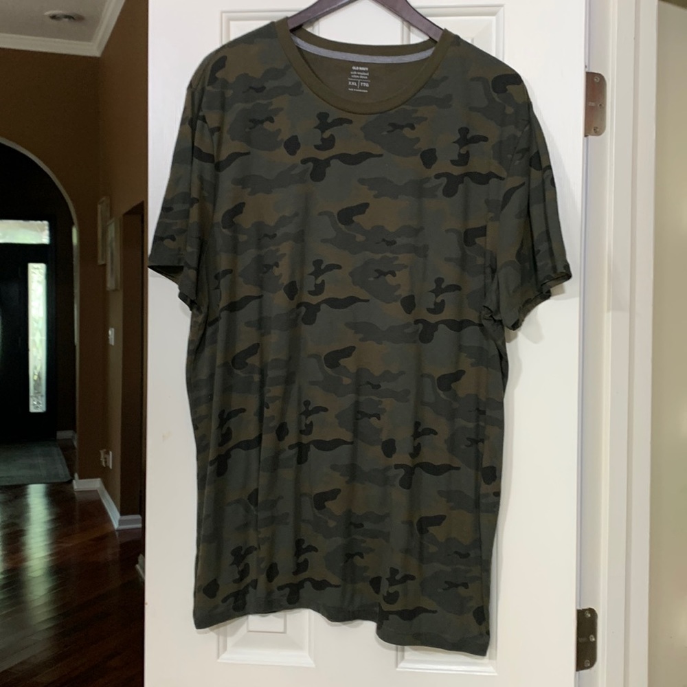 Old Navy tee